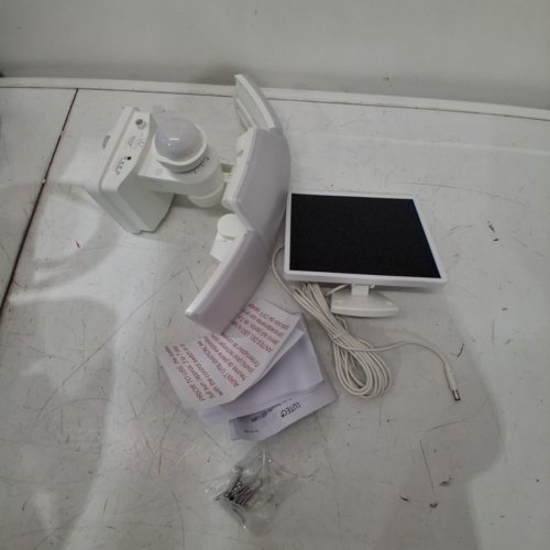 LUTEC MOTION ACTIVATED SOLAR SECURITY LED FLOOD LIGHT - 5000K - 3000LM - WHITE (MODEL: 1937995) image 3