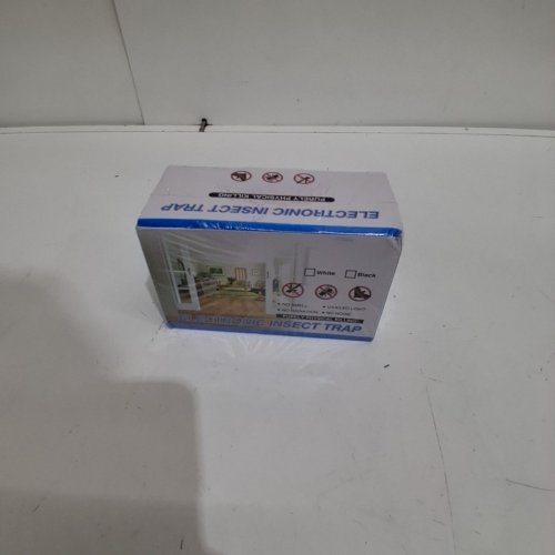 INDOOR 2-IN-1 ELECTRONIC FLYING INSECT TRAP WITH 12 ADHESIVE STCKERS - WHITE image 2