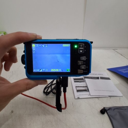 DUAL-SCREEN CAMERA WITH 32GB MEMORY CARD - WATERPROOF UP TO 11FT - 48MP- BLUE (MODEL: DV806) image 2