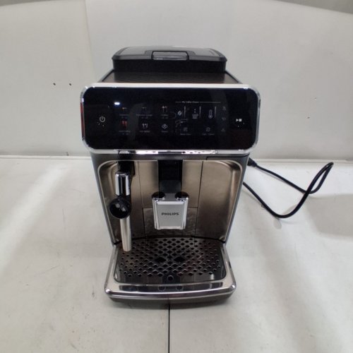 PHILIPS 3300 SERIES FULLY AUTOMATIC ESPRESSO MACHINE WITH INTUITIVE TOUCH DISPLAY & CLASSIC MILK FROTHER - BLACK/CHROME - (MODEL: EP3326/90) image 4