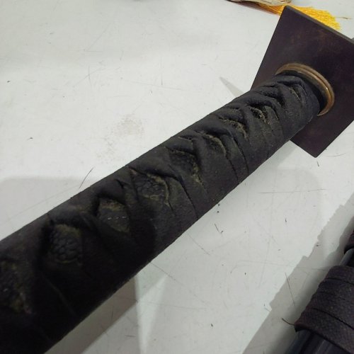 DECORATIVE SHARPENED KATANA SWORD WITH SCABBARD - 35" - BLACK image 3