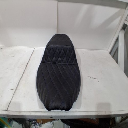 HDBUBALUS MOTOCYCLE ONE-PIECE DRIVER & PASSENGER SEAT - SEAT ONLY - FITS SELECT HARLEY DAVIDSON DYNA 2006-2017 MODELS* - BLACK / BLUE (MODEL: REUSCB014501) image 3