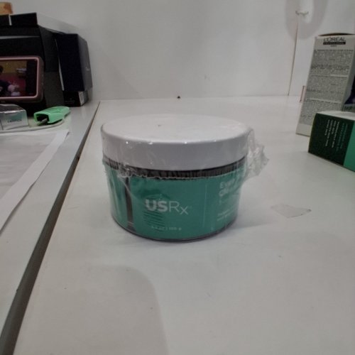 USRX 3-IN-1 TREATMENT EVEN TONE CLEANSING BAR- 100G image 3