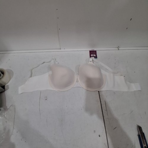 WOMEN'S OLGA NO SIDE EFFECTS T-SHIRT BRA - 36DD - WHITE - (MODEL: GB0561A) image 2