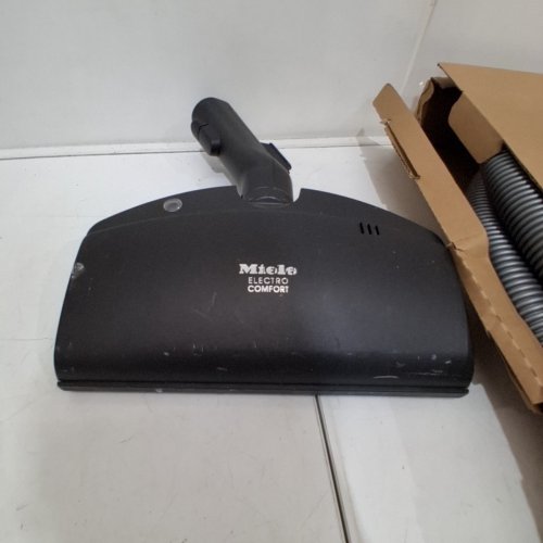 MIELE CORDED CANISTER VACUUM CLEANER - 120V - GREY (MODEL: S 762) image 8