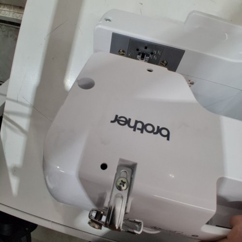 BROTHER LIGHTWEIGHT FULL-FEATURED ELECTRIC SEWING MACHINE - WHITE (MODEL: XM2701) image 4