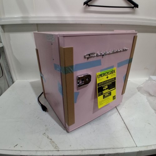 FRIGIDAIRE 1.6 CU.FT RETRO COMPACT REFRIGERATOR WITH BUILT IN BOTTLE OPENER - PINK (MODEL: EFR179-PINK) image 3