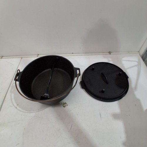CAMP CHEF DEEP DISH CAST IRON DELUXE DUTCH OVEN- 12"- BLACK (MODEL: D012) image 2