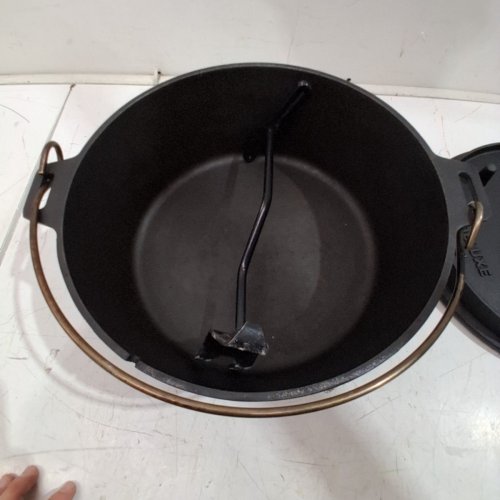 CAMP CHEF DEEP DISH CAST IRON DELUXE DUTCH OVEN- 12"- BLACK (MODEL: D012) image 3