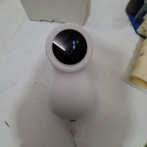 GAIATOP RECHARGEABLE LINT REMOVER - WHITE image 2