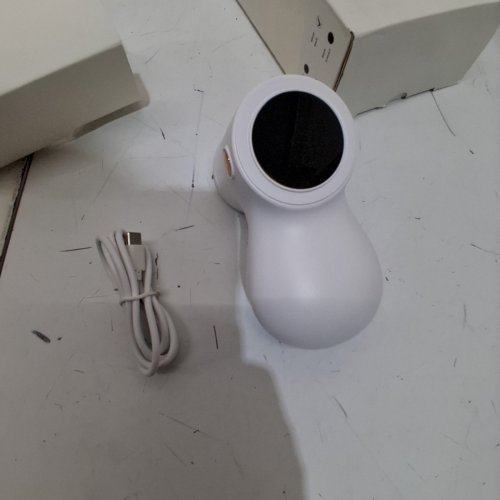 GAIATOP RECHARGEABLE LINT REMOVER - WHITE image 4