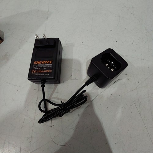 SHENTEC LI-ION BATTERY CHARGER - COMPATIBLE WITH DEWALT - BLACK image 2