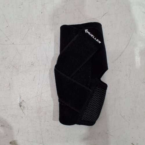 MUELLER ADJUSTABLE ANKLE STABILIZER - ONE SIZE FITS MOST - BLACK image 3
