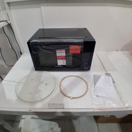 FRIGIDAIRE STAINLESS STEEL MICROWAVE WITH 10 POWER LEVELS - 1.1CU. FT. 1000W - BLACK (MODEL: EMW1132) image 4
