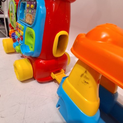 VTECH SIT TO STAND ULTIMATE ALPHABET TRAIN image 4