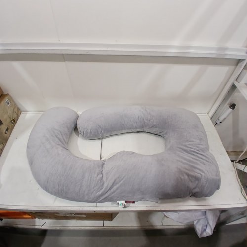 MOMCOZY U-SHAPED MATERNITY BODY PILLOW - VELVET image 2