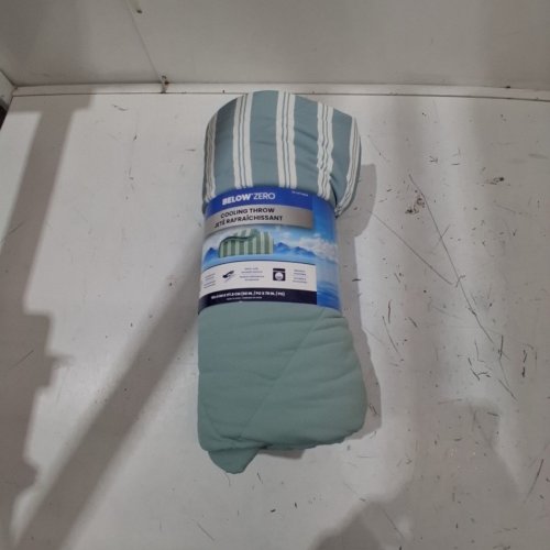BELOW ZERO REVERSIBLE COOLING THROW BLANKET - 60" X 70" - BLUE STRIPES/SOLID (MODEL: 1991350) image 2