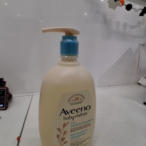 AVEENO BABY DAILY WASH AND SHAMPOO, NATURAL OAT, LIGHTLY SCENTED - 975ML image 3