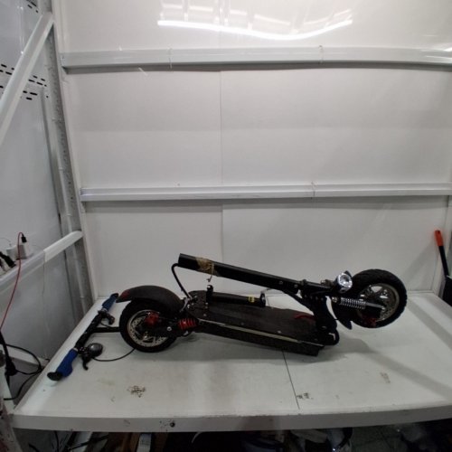 HIGH-PERFORMANCE DUAL-MOTOR ELECTRIC SCOOTER - 3200W - BLACK/RED image 2