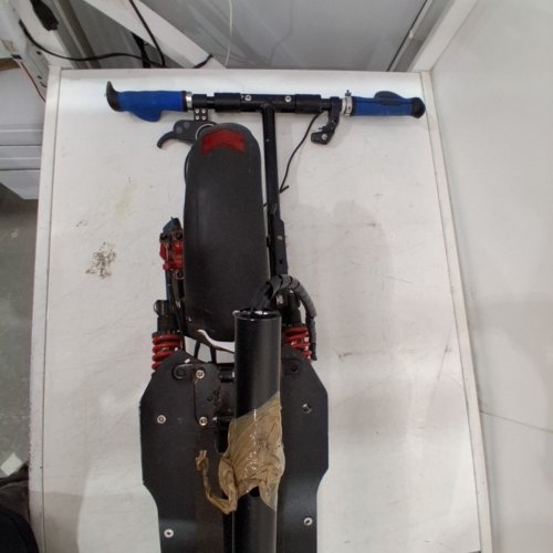 HIGH-PERFORMANCE DUAL-MOTOR ELECTRIC SCOOTER - 3200W - BLACK/RED image 3