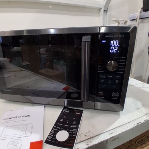 TOSHIBA 2-IN-1 COUNTERTOP MICROWAVE OVEN AIR FRYER COMBO WITH MULTIPLE FUNCTIONS - 1.0 CU.FT/30QT/1000W- - BLACK- (MODEL: ML2-TC10SAIT(BS)) image 5