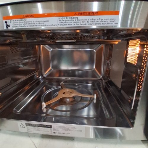 TOSHIBA 2-IN-1 COUNTERTOP MICROWAVE OVEN AIR FRYER COMBO WITH MULTIPLE FUNCTIONS - 1.0 CU.FT/30QT/1000W- - BLACK- (MODEL: ML2-TC10SAIT(BS)) image 6