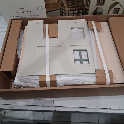 HEARTH & HAND WITH MAGNOLIA WOOD COTTAGE DOLLHOUSE SET - 35.25" X 15.5" X 27.2" - MULTI-COLOUR (MODEL: 324-06-0211) image 2
