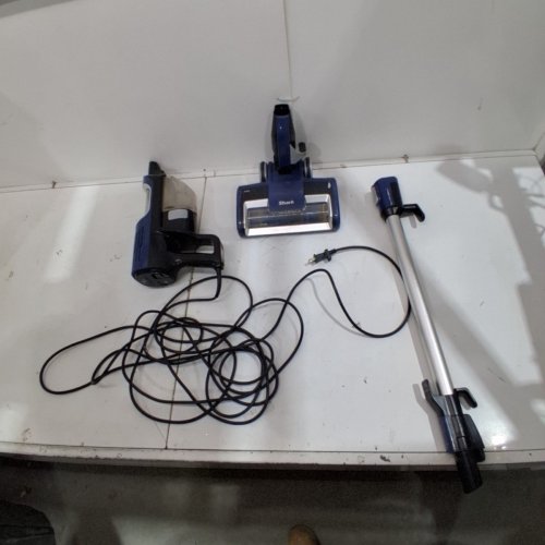 SHARK ULTRALIGHT PET PRO CORDED STICK/HANDHELD VACUUM WITH POWERFINS AND SELF-CLEANING BRUSHROLL - 120V - BLUE (MODEL: HZ600C) image 7