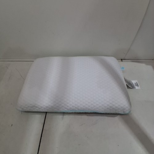 MARTHA STEWART COOLING MEMORY FOAM PILLOW - QUEEN - WHITE/BLUE PIPING (MODEL: 1392500) image 2
