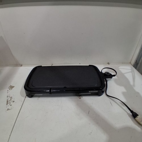 BLACK AND DECKER FAMILY SIZED ELECTRIC GRIDDLE - 20"X11" - BLACK (MODEL: GD1811BC) image 3