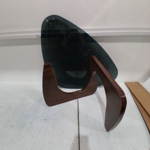 MODERN TRIANGULAR GLASS COFFEE TABLE - 31.5" - WALNUT/TINTED GLASS image 2