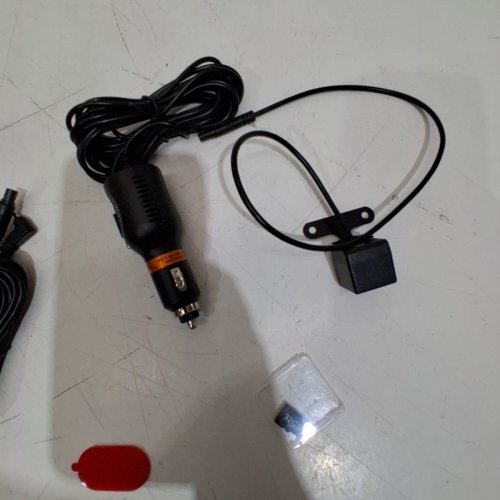 3 CHANNEL DASH CAM FRONT AND REAR INSIDE WITH 32GB CARD - 4K - BLACK image 4