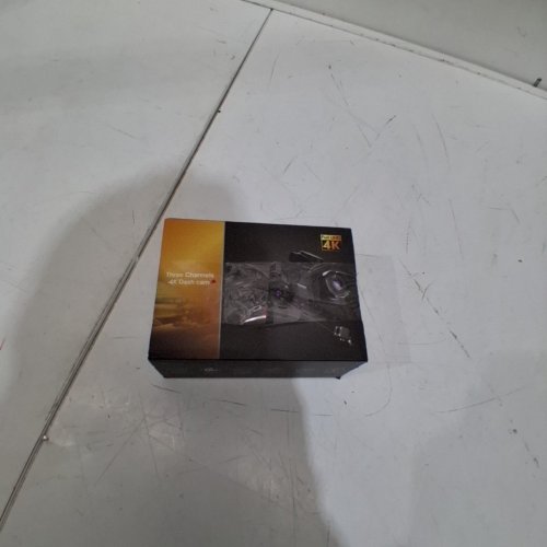 3 CHANNEL DASH CAM FRONT AND REAR INSIDE WITH 32GB CARD - 4K - BLACK image 5