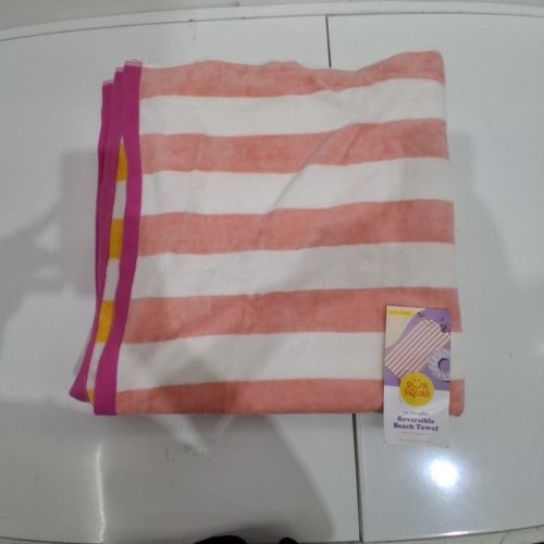 SUN SQUAD REVERSIBLE EXTRA-LONG BEACH TOWEL - 36" X 72" - CORAL/WHITE STRIPES (MODEL: 064041624R00) image 6