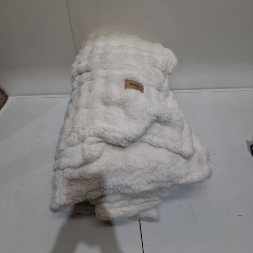 BEDSURE GENTLESOFT SHERPA FLEECE FUZZY BLANKET - QUEEN - CREAM image 2
