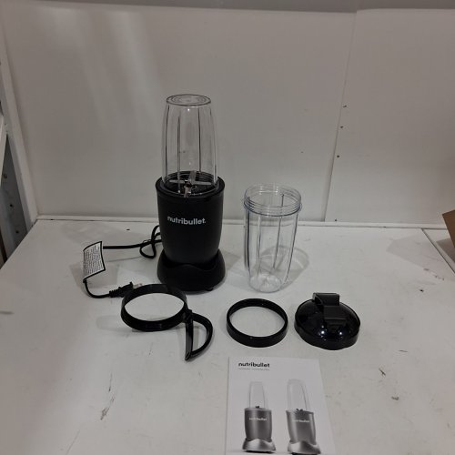 NUTRIBULLET PRO 900 BLENDER WITH PORTABLE CUPS AND LIDS - 32 OZ / 24 OZ - BLACK (MODEL: NB-201) image 3