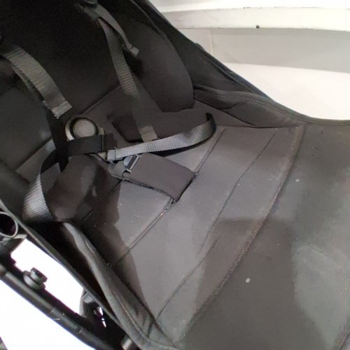 BUGABOO BUTTERFLY COMPLETE STROLLER AND RAIN COVER - 40.3"H - BLACK - (MODEL: 100025006) image 3