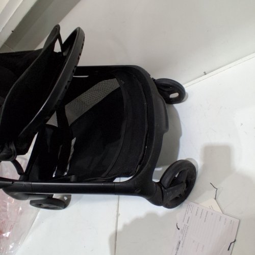 BUGABOO BUTTERFLY COMPLETE STROLLER AND RAIN COVER - 40.3"H - BLACK - (MODEL: 100025006) image 4