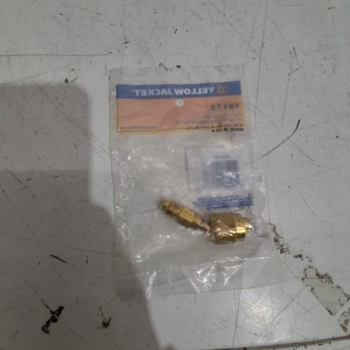 YELLOW JACKET 45 DEGREE MALE FLARE WITH SCHRADER CORE IN MALE END - 5/16" FEMALE QC - 1/4" MALE FL - BRASS (MODEL : 19173) image 3
