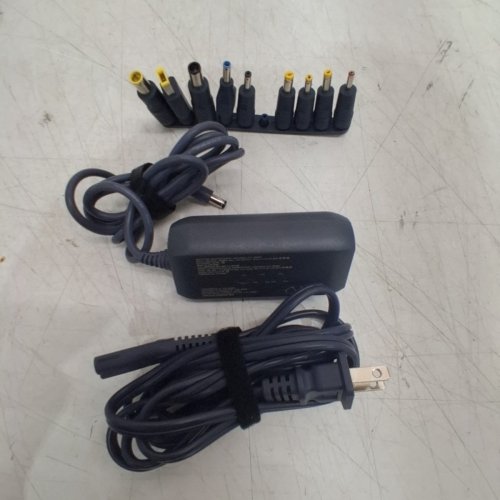 10PC ONN LAPTOP CHARGING ADAPTER WITH INTERCHANGEABLE TIPS - 65W - 4FT - GREY (MODEL: ADS-65QIA-19-2 19065E) image 2