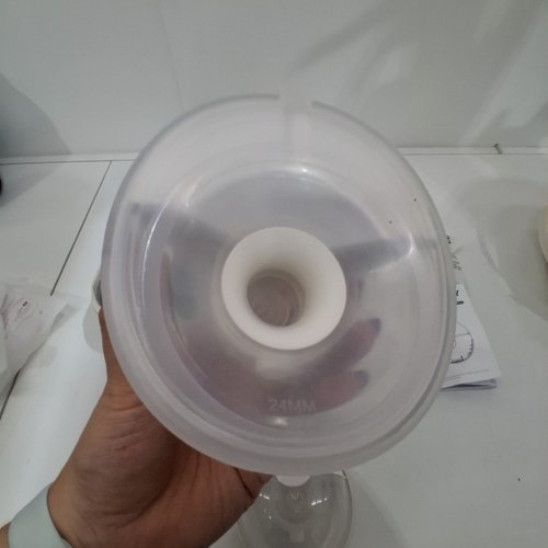 MOMCOZY M5 SMART WEARABLE BREAST PUMPS WITH APP CONTROL - WHITE (MODEL: BP380) image 4