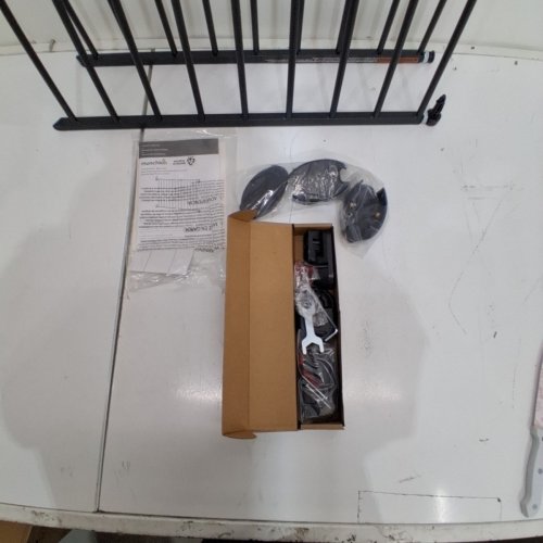 MUNCHKIN PUSH TO CLOSE EXTENDING SAFETY GATE - 29" X 28.5" - 45" - BLACK (MODEL: MK0001 REV4) image 4