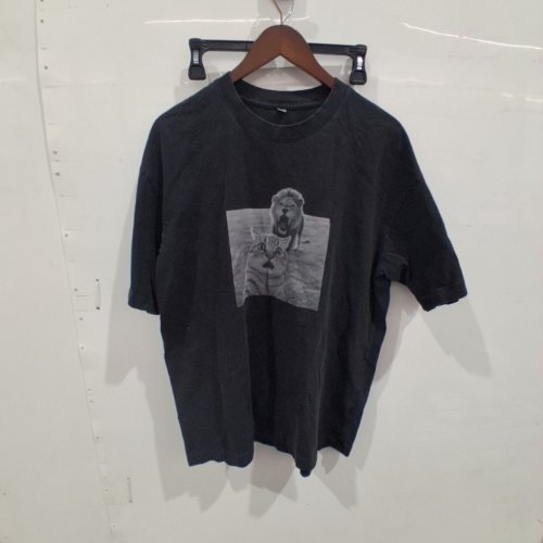 MEN'S OVERSIZED CAT AND LION GRAPHIC T-SHIRT - LARGE - BLACK image 2