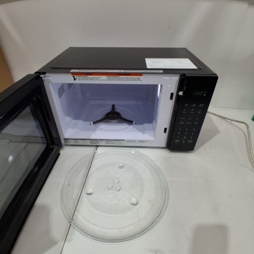 BLACK+DECKER MICROWAVE OVEN - 1.1CU.FT - 900W - BLACL (MODEL: EM9P04P11) image 3