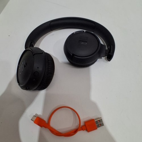 JBL BLUETOOTH WIRELESS HEADPHONES - BLACK (MODEL: TUNE 520BT) image 4