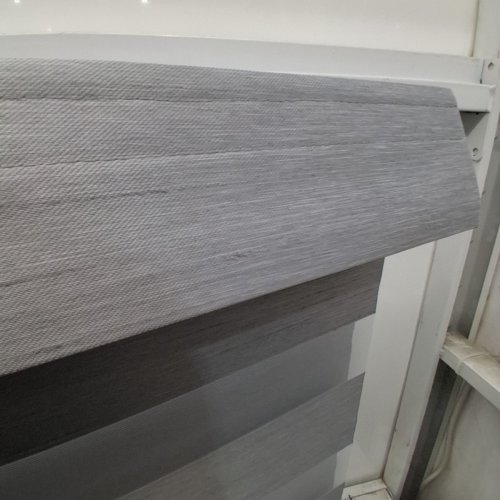 CORDLESS ZEBRA BLINDS - 45.5" X 48" - GREY image 4