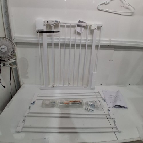 COMFYCUBS ADJUSTABLE BABY SAFETY GATE - 29" - 31" - WHITE image 2