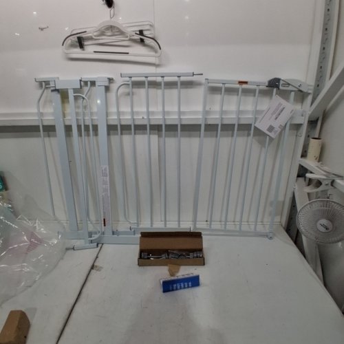 REGALO EASY STEP EXTRA WIDE BABY GATE - 30" X 29"-49" - WHITE (MODEL: 1164 EW DS) image 2