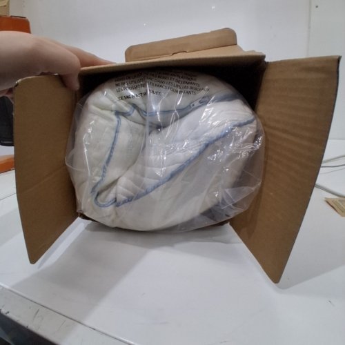 MARTHA STEWART MEMORY FOAM COOLING PILLOW - QUEEN (18" X 28") (MODEL: 1392500) image 2