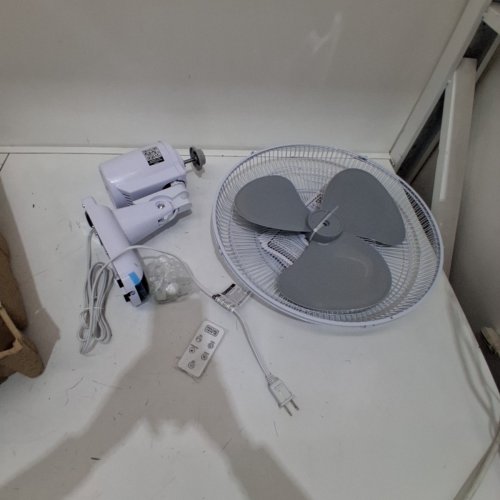 BLACK+DECKER WALL MOUNT FAN WITH REMOTE CONTROL - 16" - WHITE (MODEL: BFWL16R) image 3